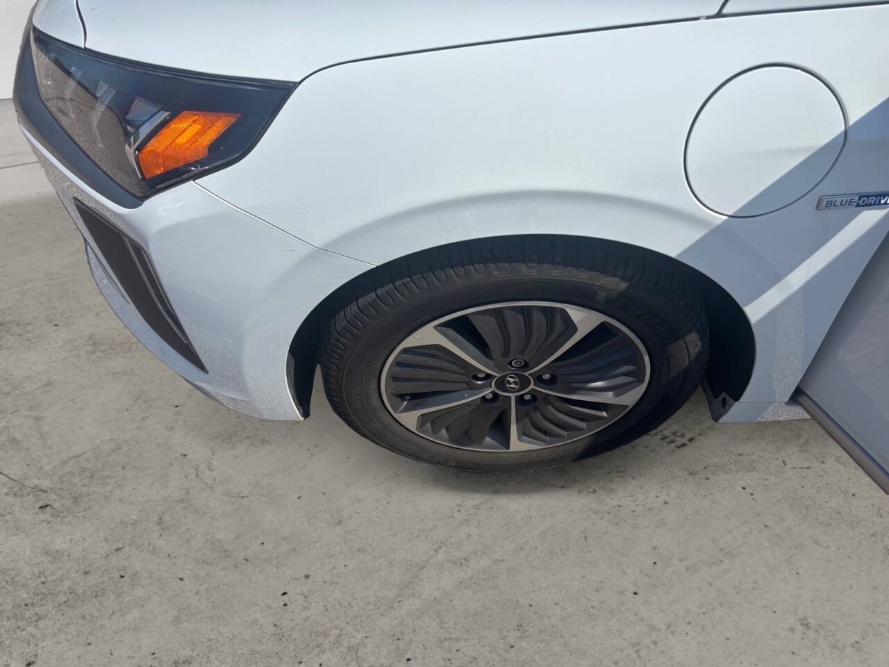 2020 Hyundai Ioniq Plug-in Hybrid SEL 4dr Hatchback