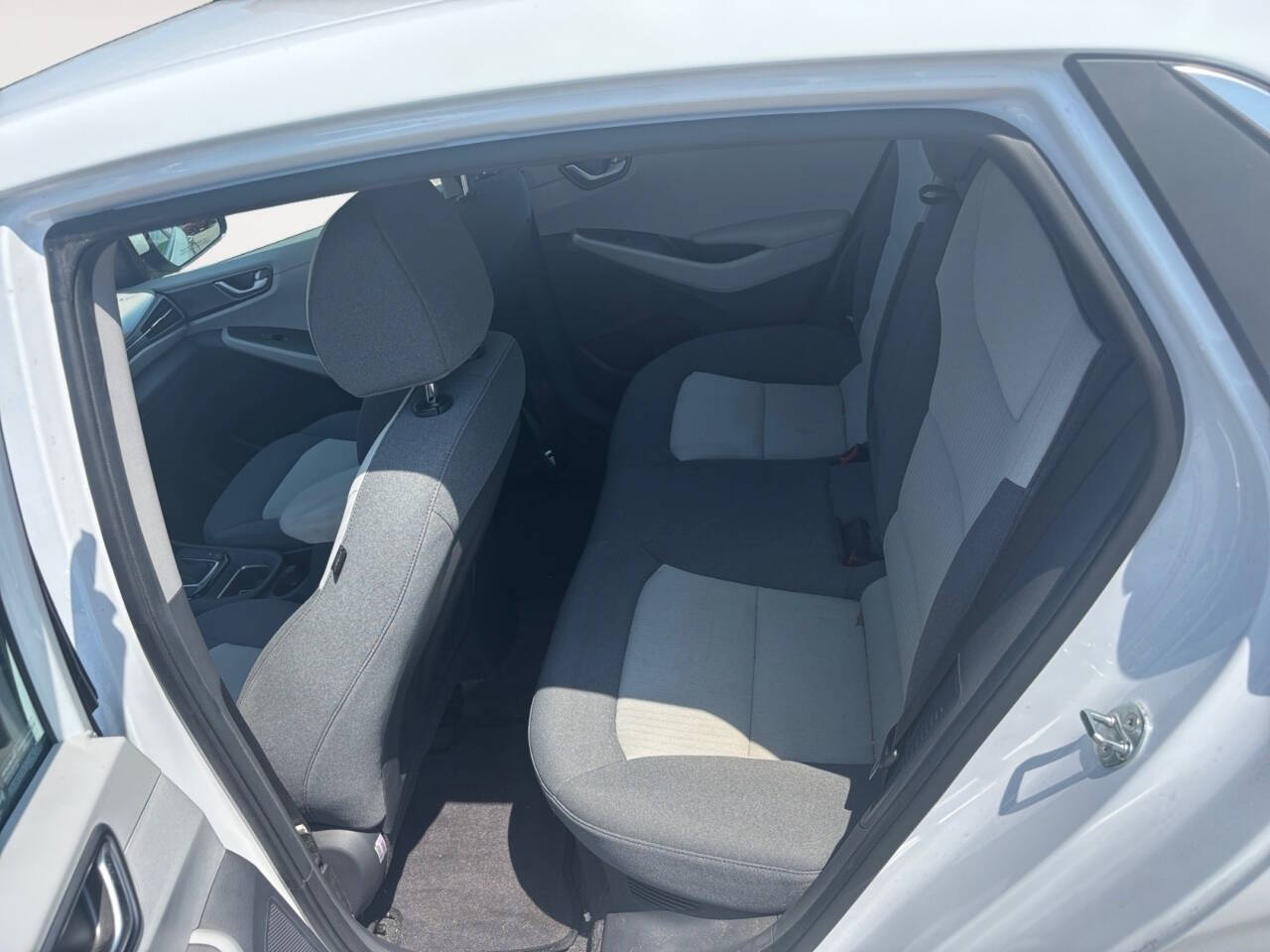 2020 Hyundai Ioniq Plug-in Hybrid SEL 4dr Hatchback