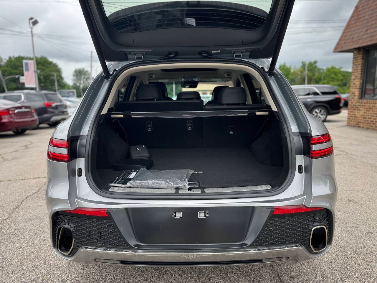 2022 Genesis GV70 2.5T Standard AWD 4dr SUV