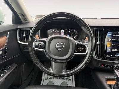 2021 Volvo S90 T6 Momentum AWD 4dr Sedan