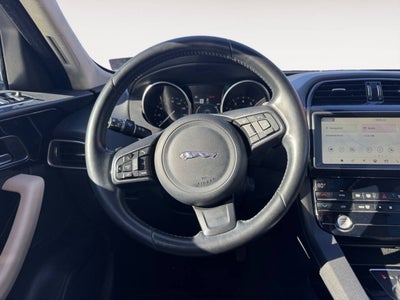 2020 Jaguar F-PACE 25t Premium AWD 4dr SUV