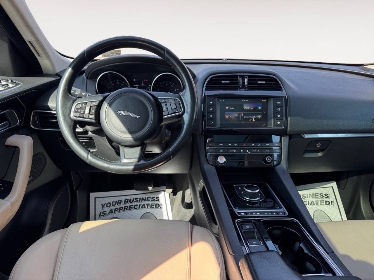 2018 Jaguar F-PACE 25t Premium AWD 4dr SUV