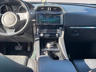 2020 Jaguar F-PACE 30t Prestige AWD 4dr SUV