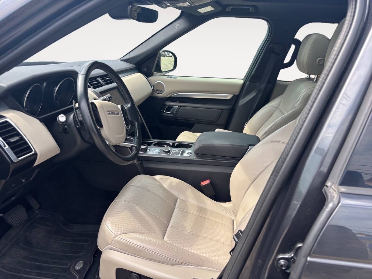 2020 Land Rover Discovery Landmark Edition AWD 4dr SUV