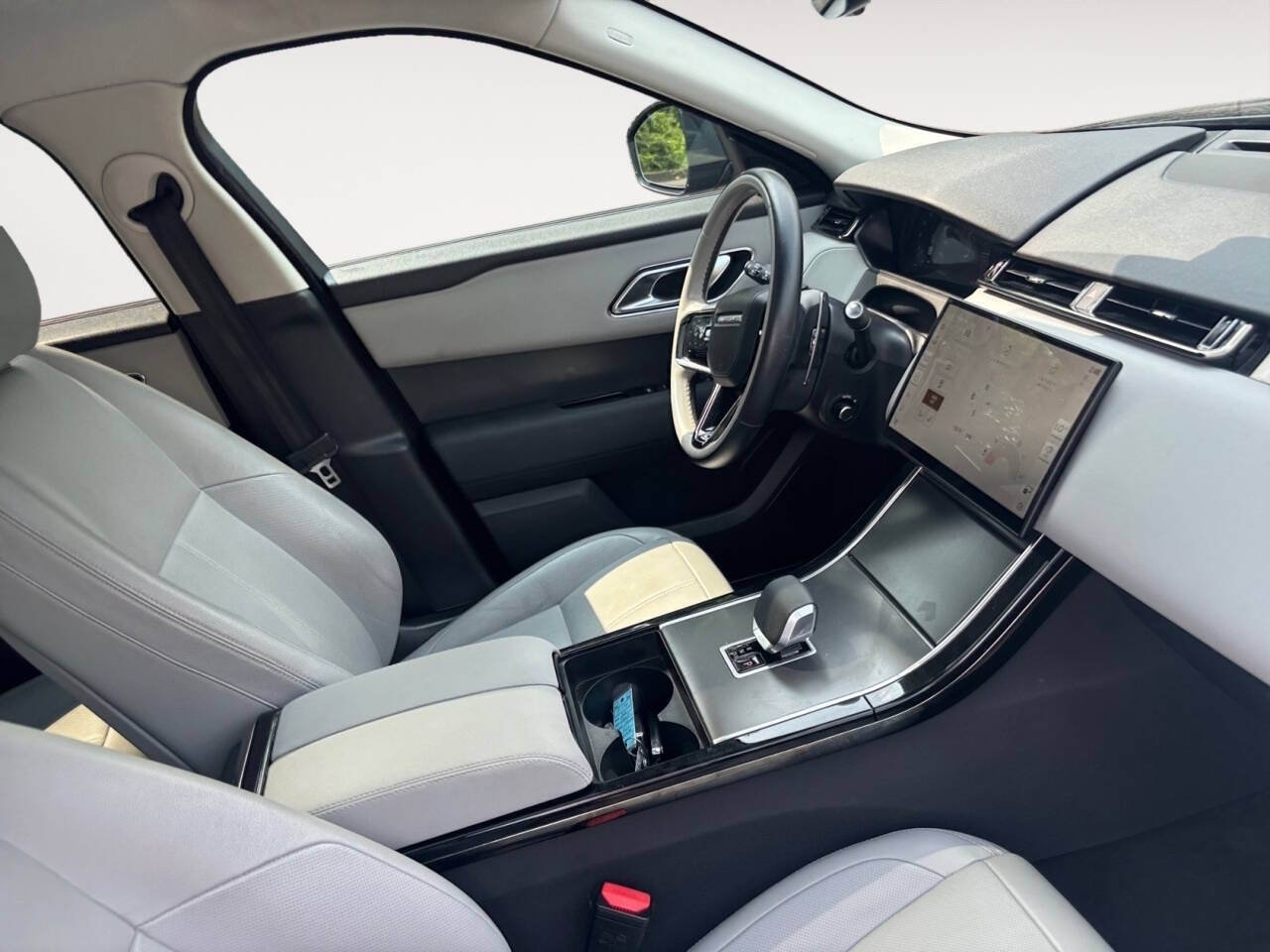 2025 Land Rover Range Rover Velar P250 Dynamic SE AWD 4dr SUV