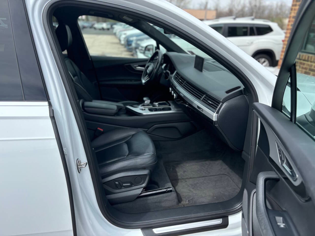 2019 Audi Q7 quattro Premium Plus 45 TFSI AWD 4dr SUV