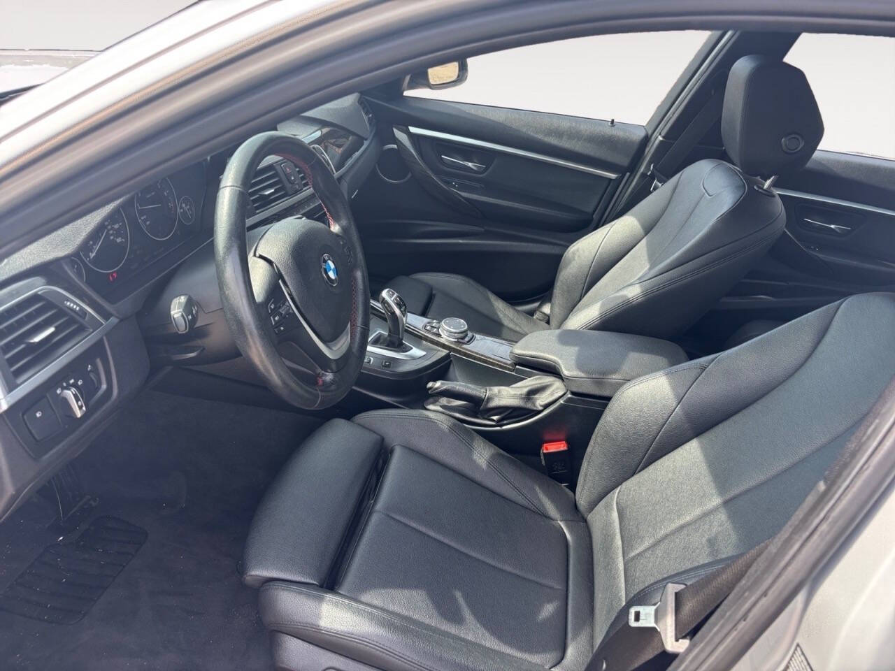 2017 BMW 3 Series 330i xDrive AWD 4dr Sedan