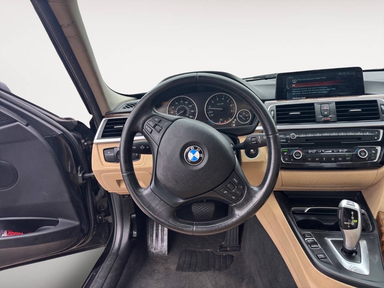 2017 BMW 3 Series 320i xDrive AWD 4dr Sedan