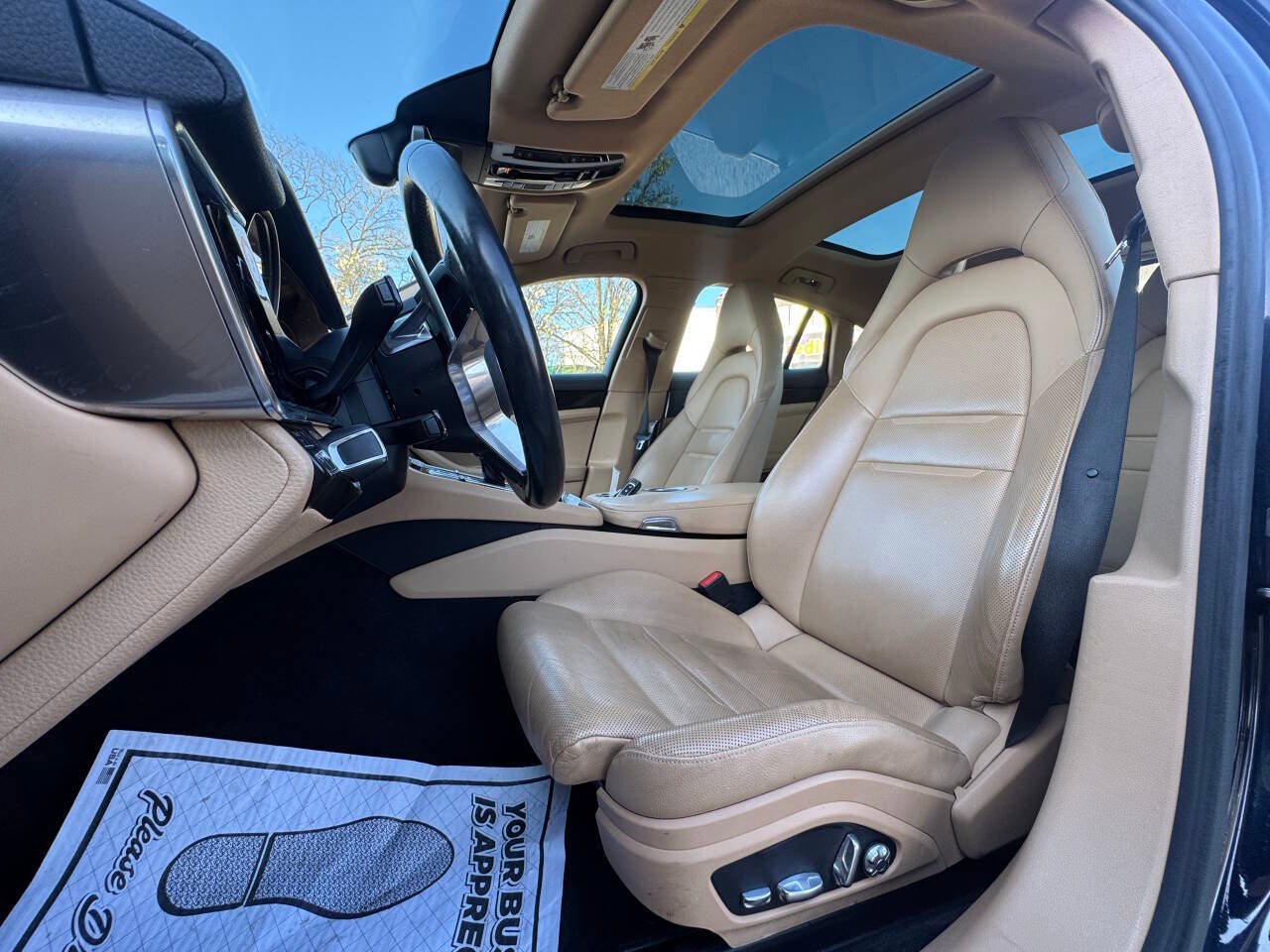 2017 Porsche Panamera 4 AWD 4dr Sedan
