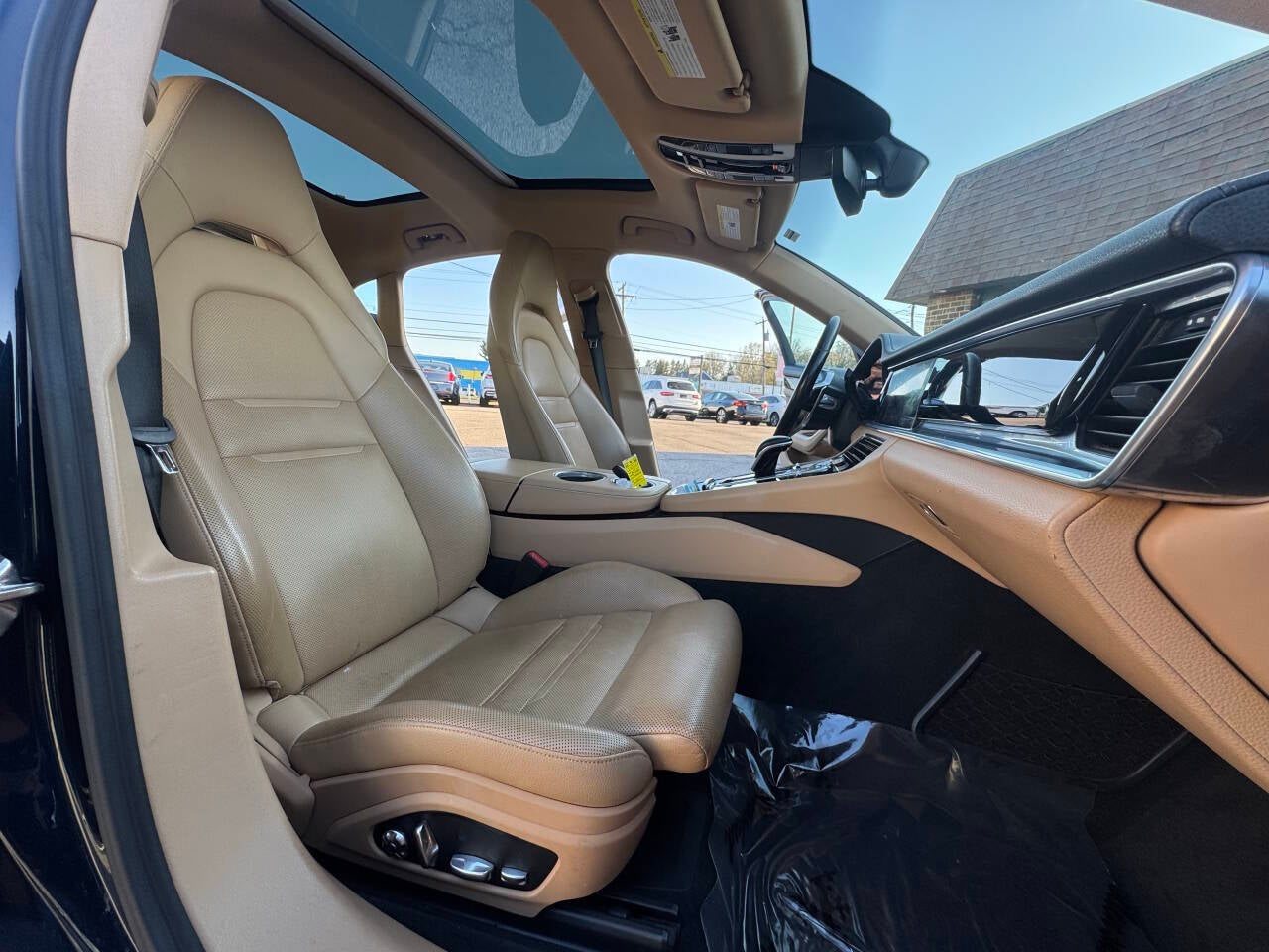 2017 Porsche Panamera 4 AWD 4dr Sedan