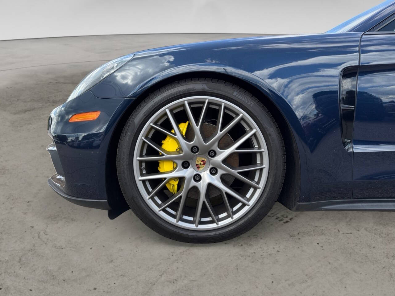 2017 Porsche Panamera 4 AWD 4dr Sedan