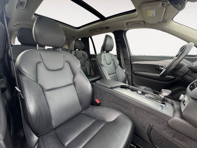 2021 Volvo XC90 T5 Momentum AWD 4dr SUV