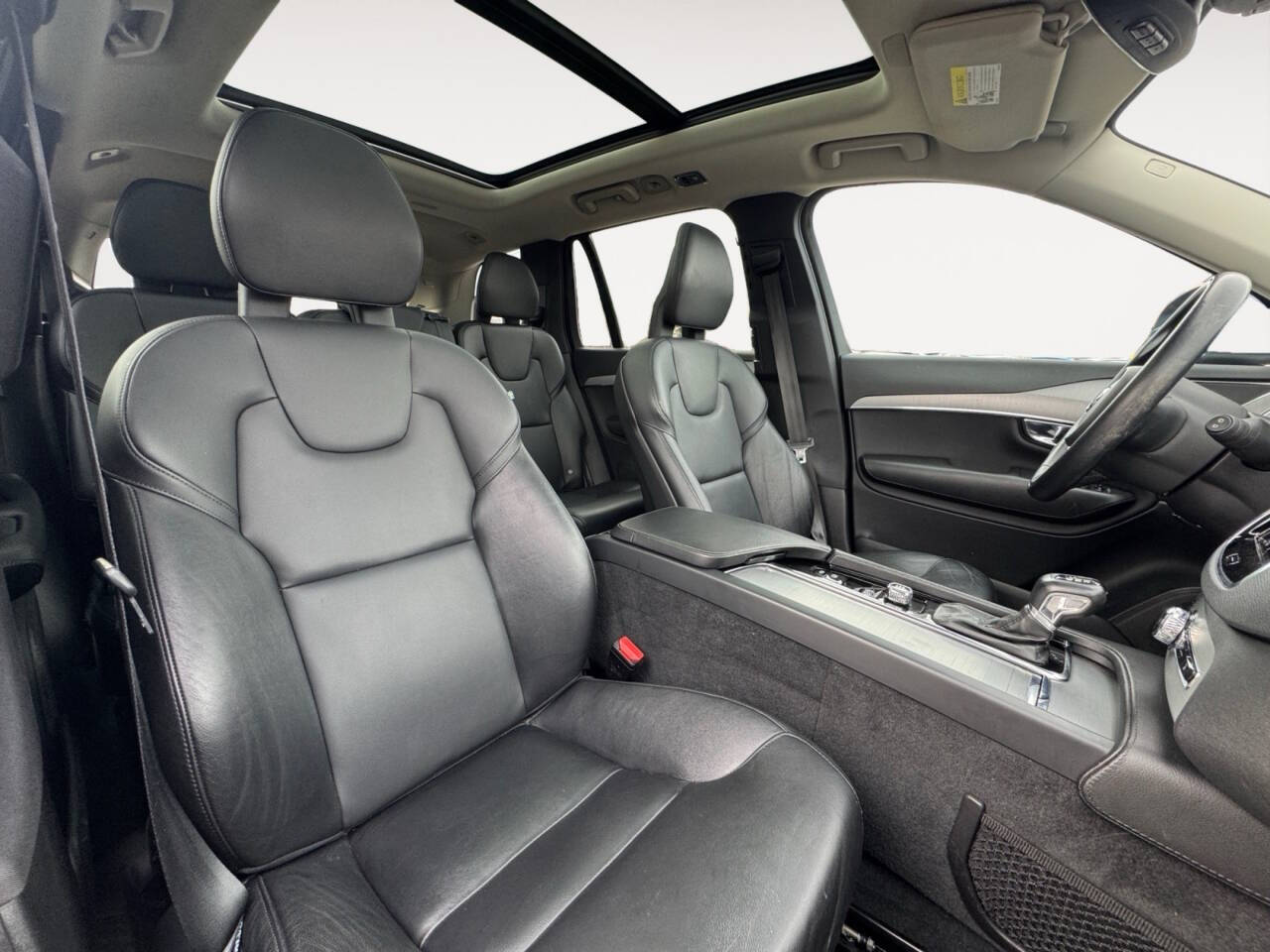 2021 Volvo XC90 T5 Momentum AWD 4dr SUV