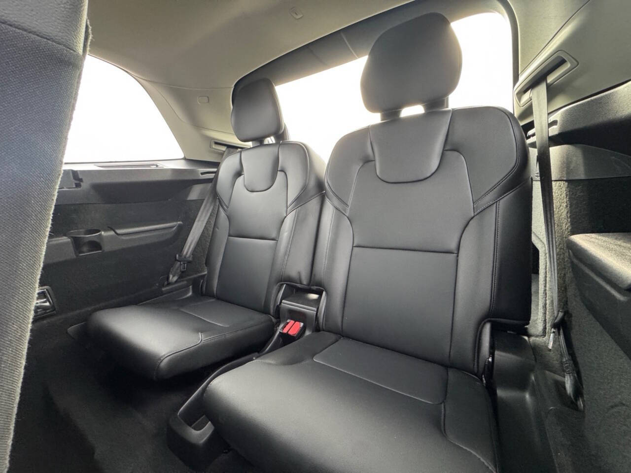 2021 Volvo XC90 T5 Momentum AWD 4dr SUV