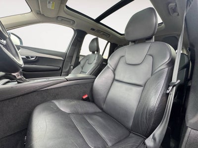 2021 Volvo XC90 T5 Momentum AWD 4dr SUV