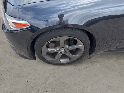 2018 Alfa Romeo Giulia Base AWD 4dr Sedan