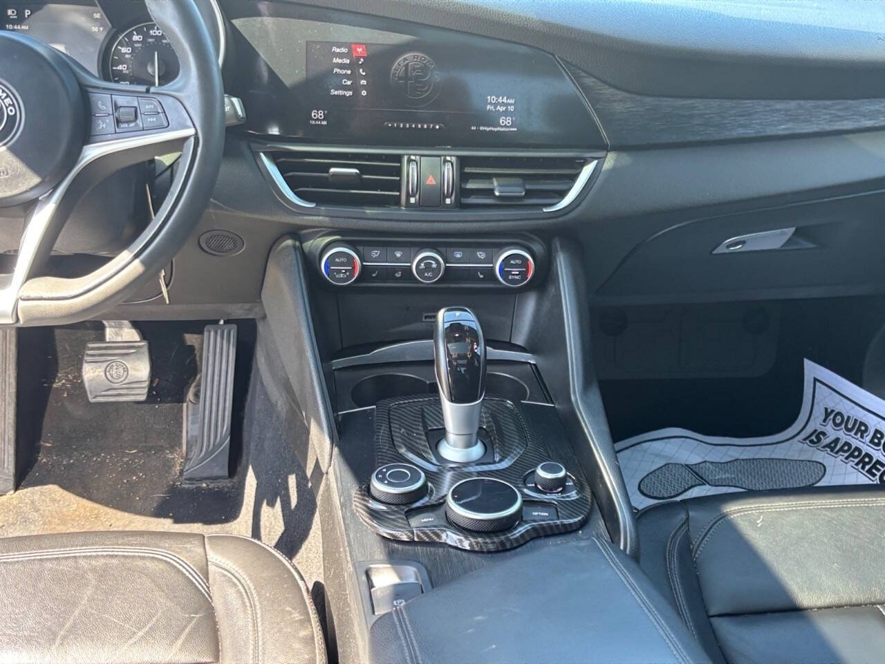 2019 Alfa Romeo Giulia Base AWD 4dr Sedan