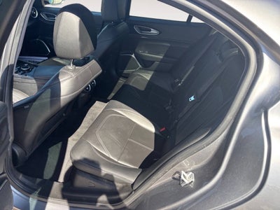 2019 Alfa Romeo Giulia Base AWD 4dr Sedan