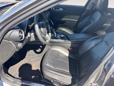 2019 Alfa Romeo Giulia Base AWD 4dr Sedan